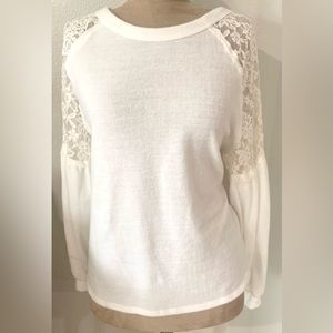 Blu Pepper Comfy Lace Blouse. Cream. Size Small